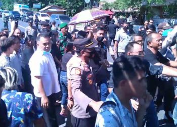 Polisi Kerahkan Ratusan Personil Amankan Proses Pengantaran Jenazah Korban Tarpok