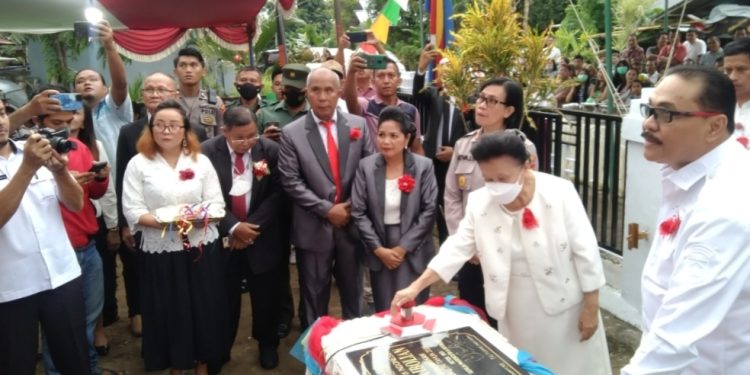 Bupati Limi Resmikan Dua Rumah Ibadah di Wilayah Dumoga