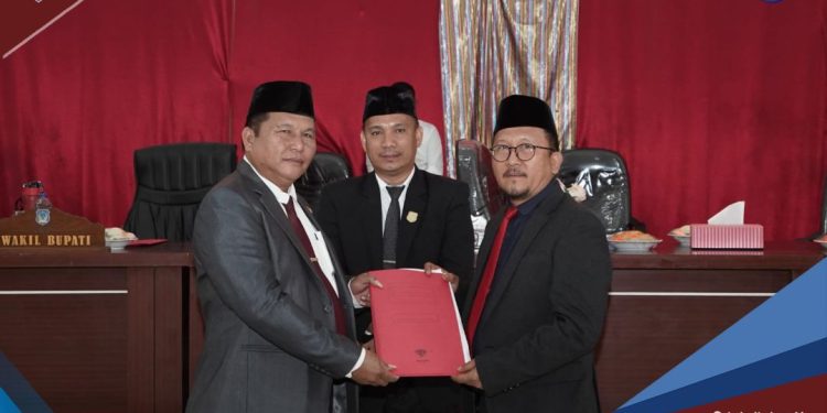 Wabup Bolsel Hadiri Paripurna Tentang Pendapat Akhir Fraksi dan Persetujuan DPRD Atas Pertanggungjawaban APBD 2021