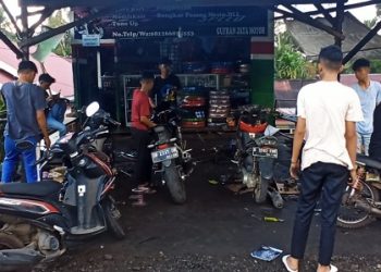 Usaha Bengkel Motor Fran Ramai Dikunjungi Pelanggan