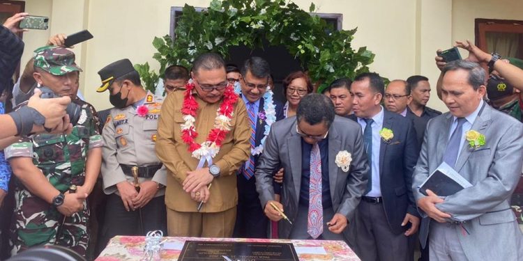 Bupati Limi Resmikan Gereja Masehi Advent Hari Ketujuh di Desa Dumoga