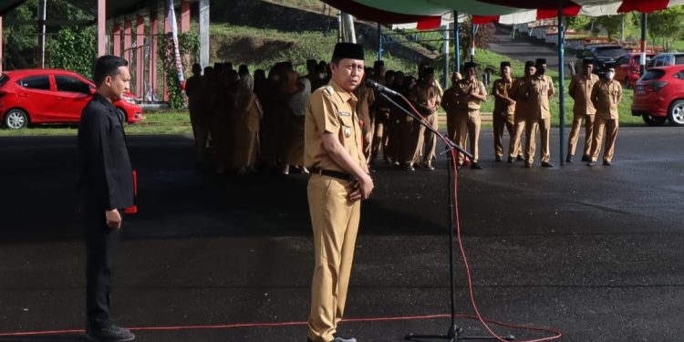 Saat Pimpin Apel Kerja ASN, Iskandar Kamaru: Mari Meriahkan HUT Bolsel ke-14 Tahun