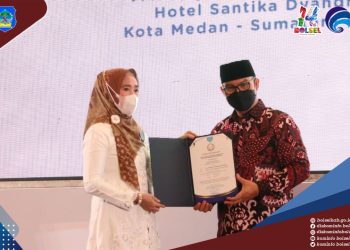 Ketua TP-PKK Bolsel Terima Piagam Manggala Karya Kencana