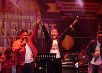 Iskandar-Deddy Ramaikan Pesta Rakyat Dalam Perayaan HUT ke-14 Kabupaten Bolsel