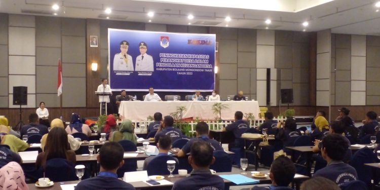 Sekda Botim Tutup Bimtek Peningkatan Kapasitas Perangkat Desa dalam Pengelolaan Keuangan