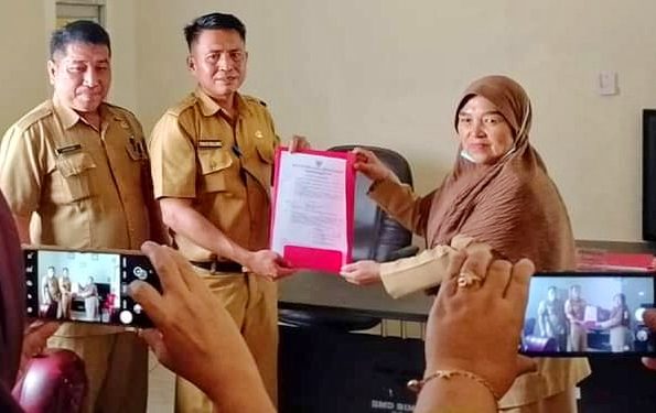 Isi Kekosongan Jabatan, Bupati Limi Tunjuk Raola Sugeha Plt Kadis Sosial