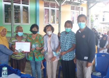 Pemdes Modayag Salurkan BLT DD Tahap III kepada 90 KPM