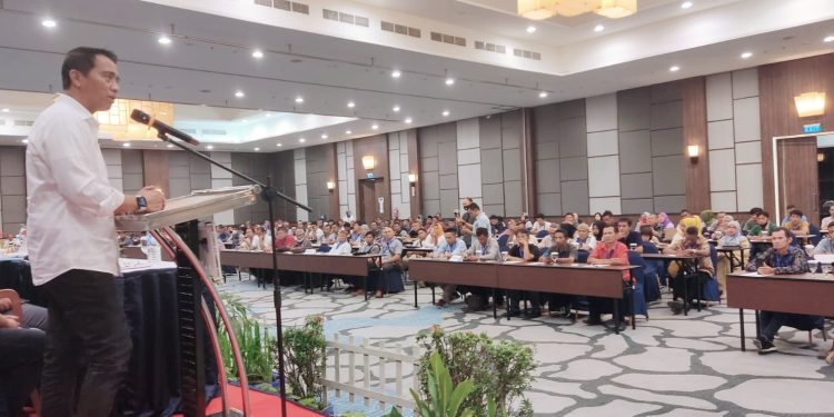 Buka Bimtek Peningkatan Kapasitas Perangkat Desa, Bupati Ingatkan Soal Loyalitas