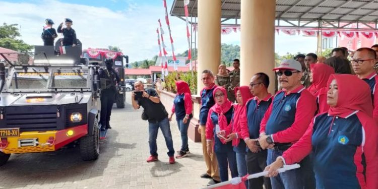 Pj Bupati Limi Mokodompit Lepas Peserta Karnaval Gebyar PAUD