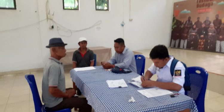 Hari ini, 275 KPM di Kecamatan Nuangan dan Motongkad Terima BLT BBM