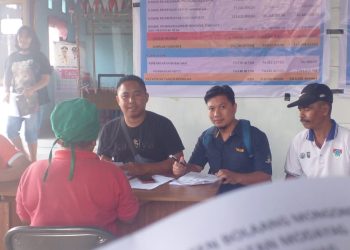 109 KPM Desa Modayag Terima BLT BBM dan Bansos Sembako