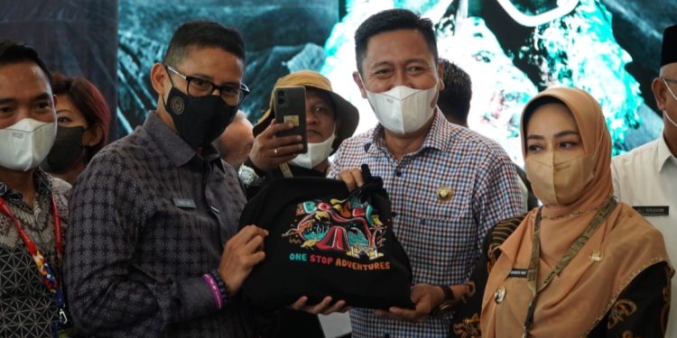 Sandiaga Uno Puji Bupati Bolsel Berkomitmen Meningkatkan Wisata Bahari