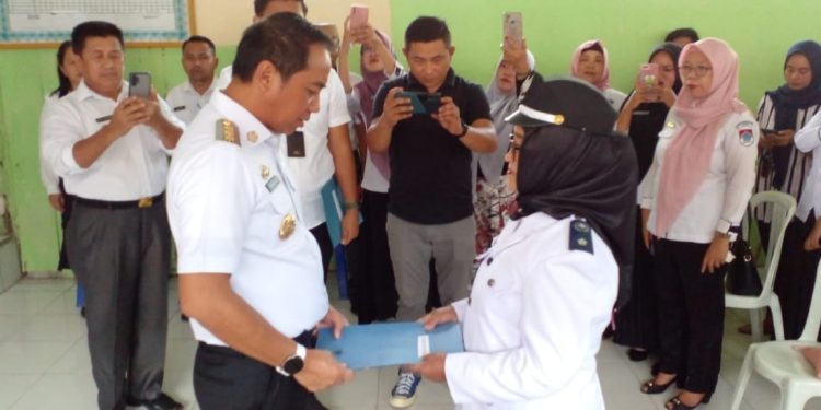 Bupati Boltim Lantik Emi Mamonto sebagai Pjs Sangadi Modayag II