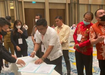 Ketua DPRD Meiddy Makalalag Hadiri Forum Pimpinan DPRD