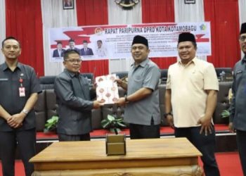 Meiddy Makalalag Tetapkan Empat Perda pada Rapat Paripurna