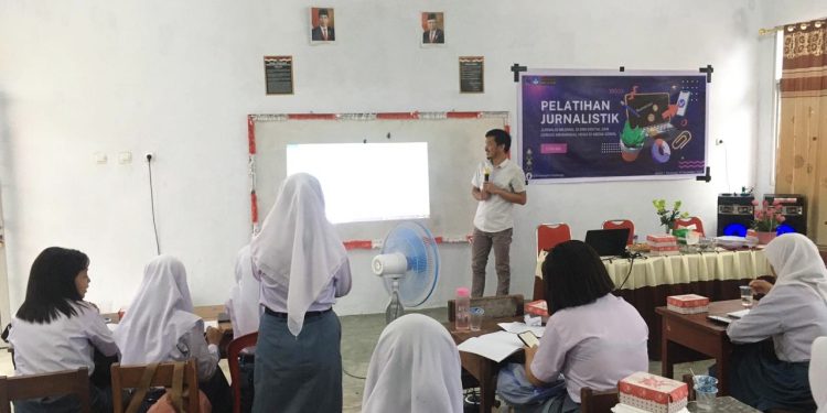 SMA Negeri I Modayag Gelar Pelatihan Jurnalistik