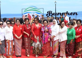 Ketua TP-PKK Boltim Hadiri Pembukaan Bunaken Festival 2022