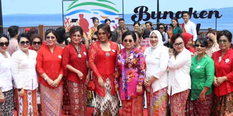 Ketua TP-PKK Boltim Hadiri Pembukaan Bunaken Festival 2022