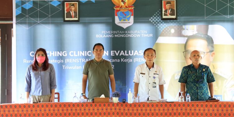 Bupati Boltim Buka Coaching Clinic dan Evaluasi Renja dan Renstra OPD Tahun 2022