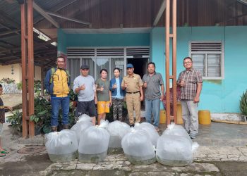 Dinas Perikanan Salurkan Benih Ikan Nila kepada Kelompok Mokitompia Bersinar Desa Modayag III