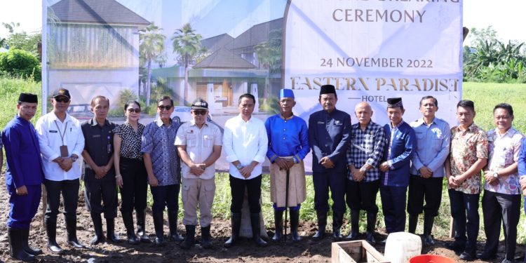 Bupati Letakan Batu Pertama Pembangunan Hotel Eastern Paradise