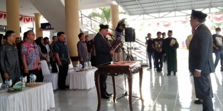 Bupati Limi Ambil Sumpah Tiga Pejabat Eselon II