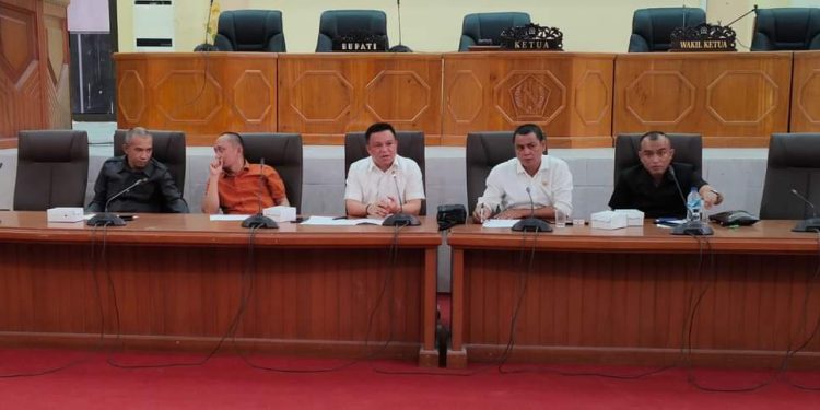 Respon Laporan Warga, DPRD Bolmong Gelar RDP dengan UPP Labuan Uki
