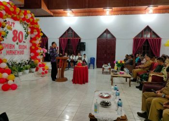 Bupati Limi Hadiri Perayaan HUT Jemaat GMIBM SION Manembo 