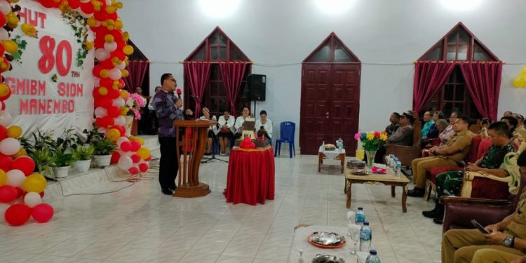 Bupati Limi Hadiri Perayaan HUT Jemaat GMIBM SION Manembo