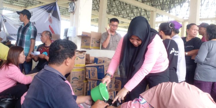 Pemkab Bersama TP-PKK Boltim Gelar Pasar Murah di Pasar Ambang Modayag