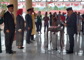 Bupati Limi Lantik Tiga Pejabat Tinggi Pratama