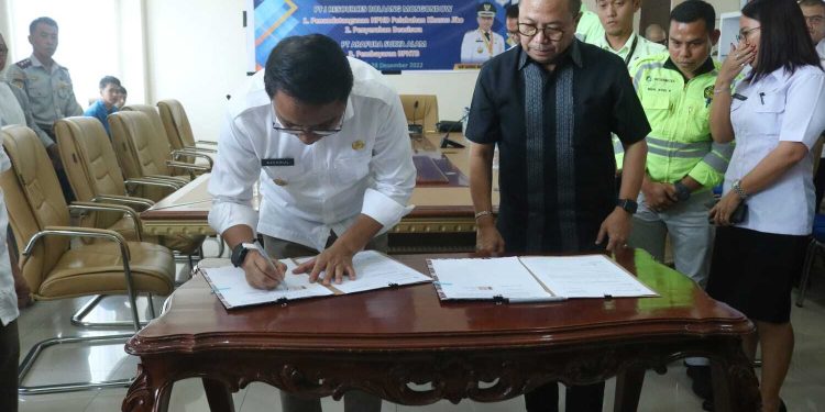 Bupati Tandatangani Penyerahan NPHD Pelabuhan Khusus Jiko dari PT J Resources