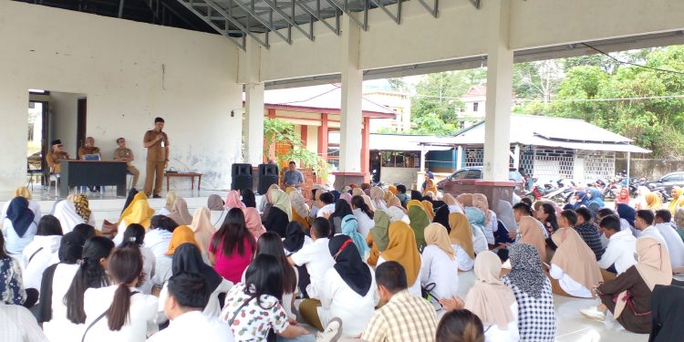 Disdikbud Gelar Pertemuan dengan Guru Kontrak dan Operator Sekolah