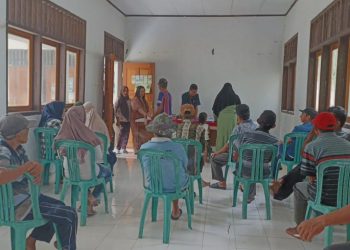 450 Petani di Kecamatan Modayag Barat Terima Kartu Tani