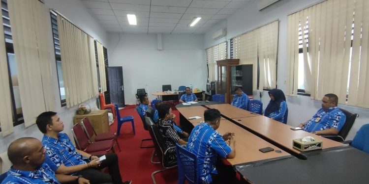 Sekwan Kotamobagu Pimpin Rapat Evaluasi Kinerja