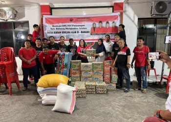 Peduli Kasih, Pengurus DPC PDI Perjuangan Kabupaten Bolsel Beri Bantuan Korban Bencana Banjir Manado