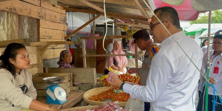 Bupati Limi Mokodompit Turun Langsung Pantau Harga Bapok Pasar Lolak