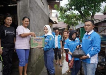 Ketua DPD KNPI Bolmong Turun Langsung Serahkan Bantuan Untuk Korban Banjir di Manado