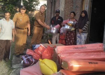 Pemkab Boltim Bantu Korban Kebakaran di Purworejo Tengah