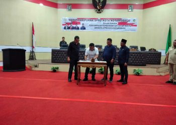 Ketua DPRD Kotamobagu Meiddy Makalalag Pimpin Paripurna PAW Anggota Dewan