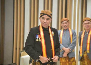 Bupati Boltim Dianugerahi Gelar Adat oleh Keraton Surakarta Hadiningrat