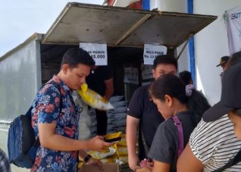 Disketapang Boltim Bersama Perum Bulog Gelar Pasar Murah di Kecamatan Motongkad