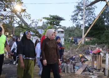 Wali Kota Tatong Bara Kembali Kunjungi Korban Bencana Banjir di Manado