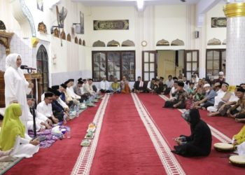 Tatong Bara Hadiri Pelantikan BKMT Permata Kelurahan Mogolaing