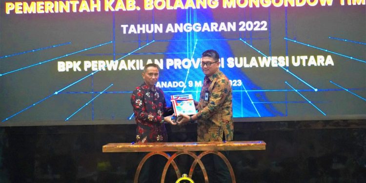 Bupati Boltim Serahkan LKPD TA 2022 kepada BPK Perwakilan Sulut
