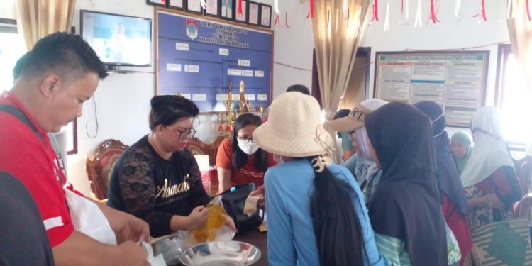 Pemdes Purworejo Bersama Disperindag Sulut Gelar Pasar Murah