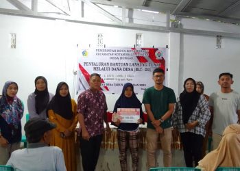 Pemdes Bungko Salurkan BLT Dandes Triwulan I