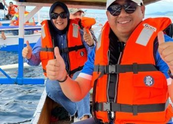 Wali Kota Tatong Bara Diajak Bupati Bone Bolango Nikmati Keindahan Pantai Botubarani