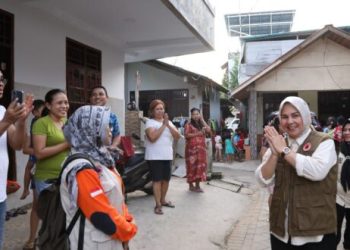 Wali Kota Tatong Bara Temui Korban Bencana Banjir di Manado