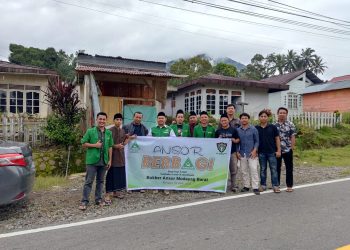 GP Ansor Boltim bagi-bagi Takjil dan Sembako kepada Kaum Duafa